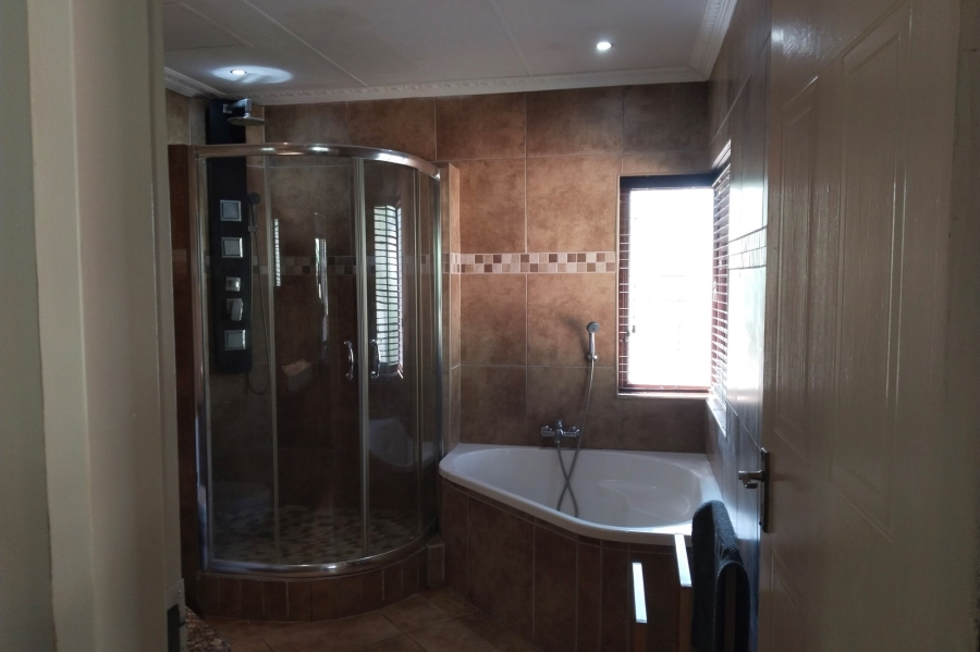 2 Bedroom Property for Sale in Mount Amanzi North West